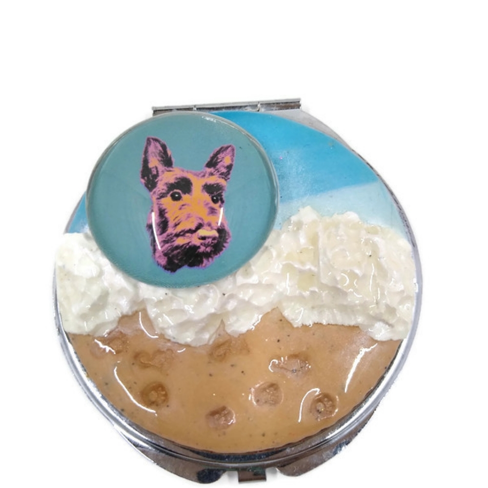 Snauzer Dog Beach Pawprints in the sand mirrir